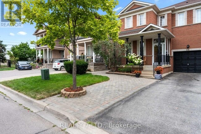Building Photo - 62 Fairlane Crescent