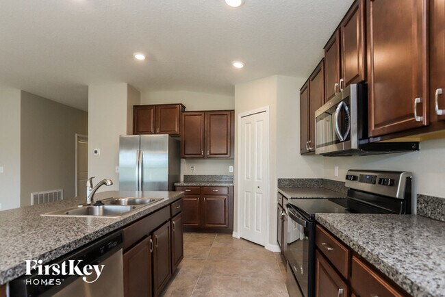 Foto del edificio - 7022 Ozello Trail Ave