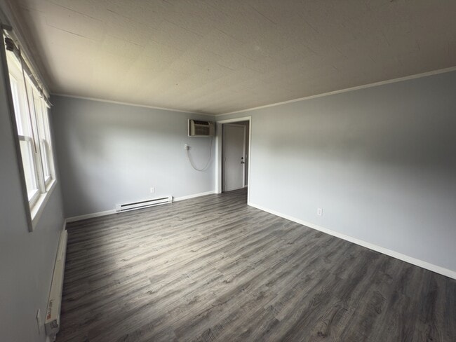 Building Photo - 432 Greensburg St