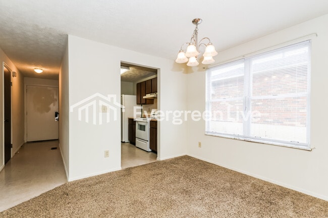 Building Photo - 8615 Baton Rouge Dr