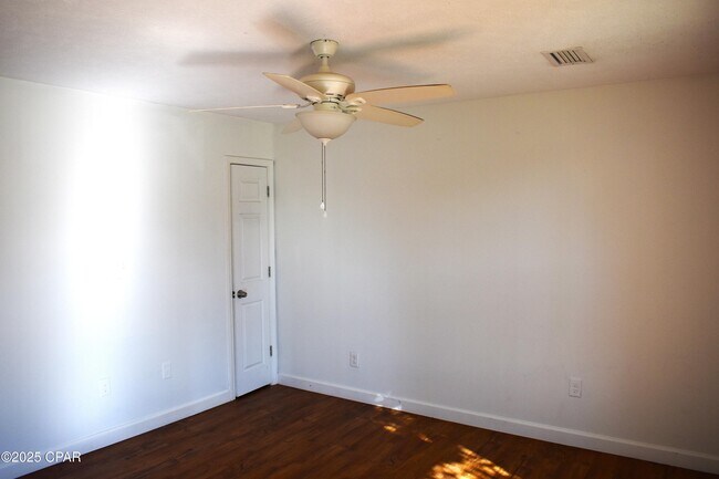 Foto del edificio - 3722 Burnham Way