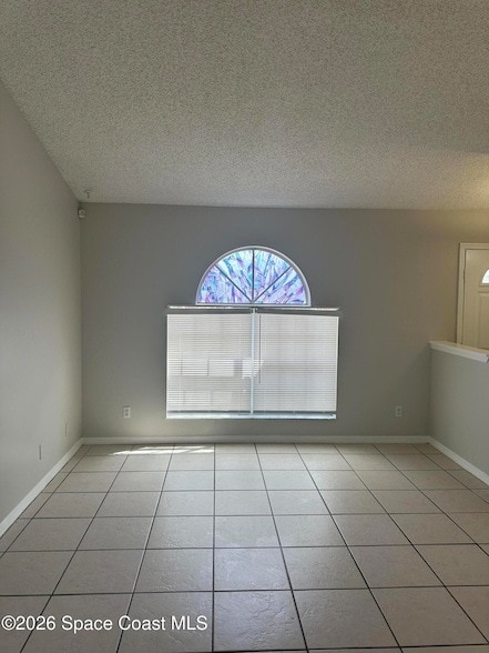 Building Photo - 482 Tuloma Ave SW