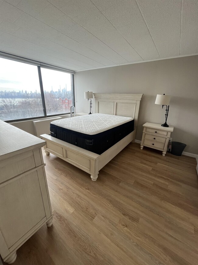 Foto del edificio - 9060 Palisade Ave