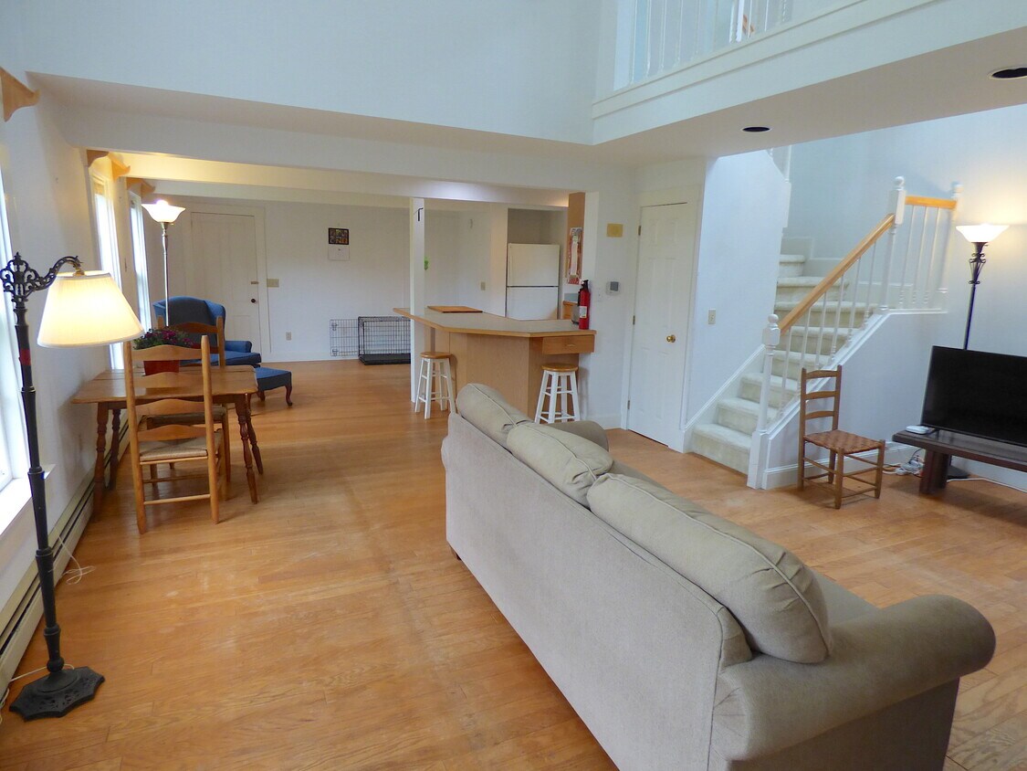 Primary Photo - 4 Highlawn Rd