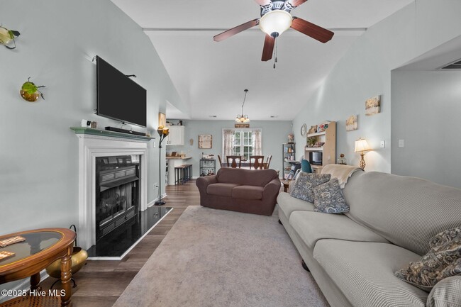 Building Photo - 1006 Hollyfield Ct