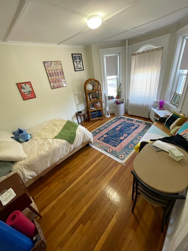 Primary Photo - 1161 Boylston St