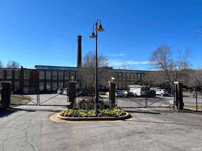 Foto del edificio - 1535 Caraleigh Mills Ct