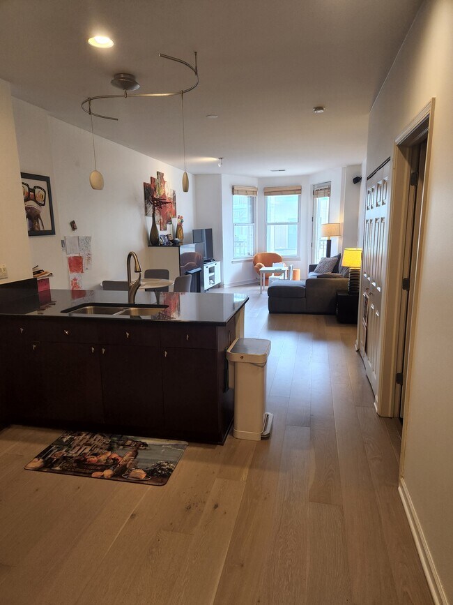 Building Photo - 520 N Halsted St