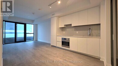 Building Photo - 2 Erskine Rd