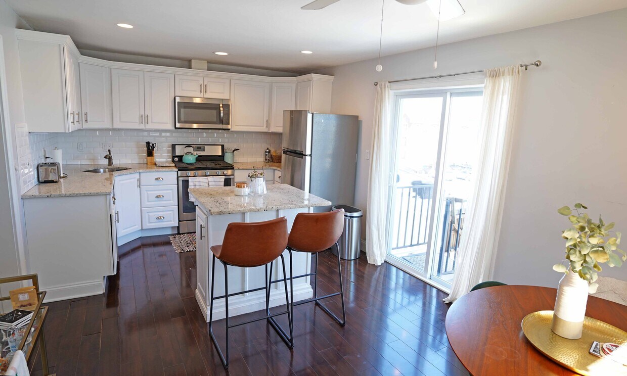 Foto principal - 104 H St