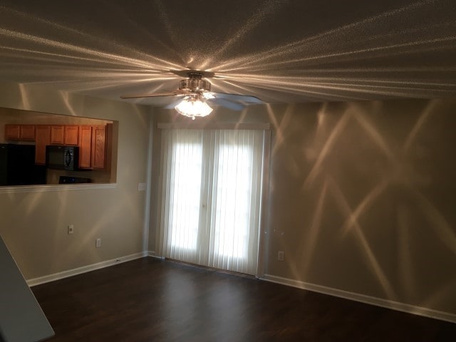 Foto del edificio - 4809 Tommans Trl