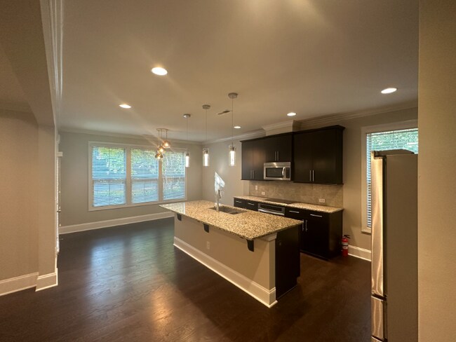 Building Photo - 4004 Windflower Ln