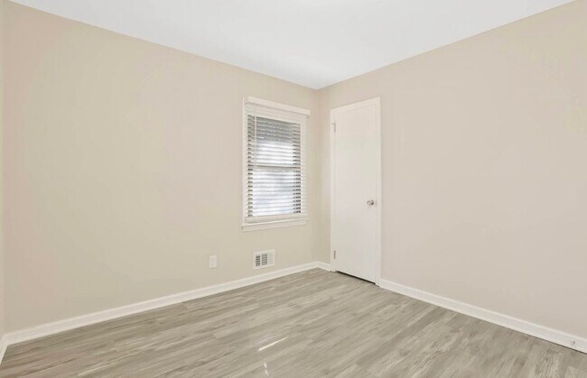 Foto del edificio - 3030 Remington St