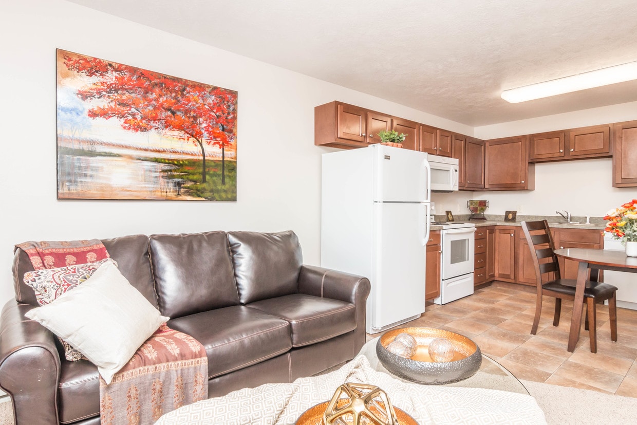 Stoney Hill I & II & Golden Valley Apartments in Sioux Falls, SD