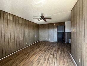 Building Photo - 1509-1513 Bundrant Dr