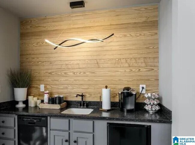 Foto del edificio - 210 15th St E