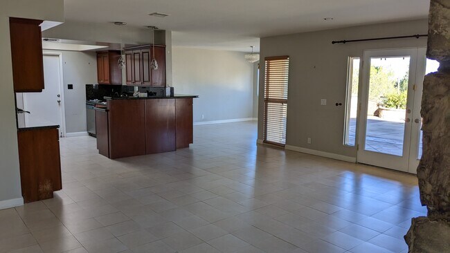 Building Photo - 3031 Deolinda Dr