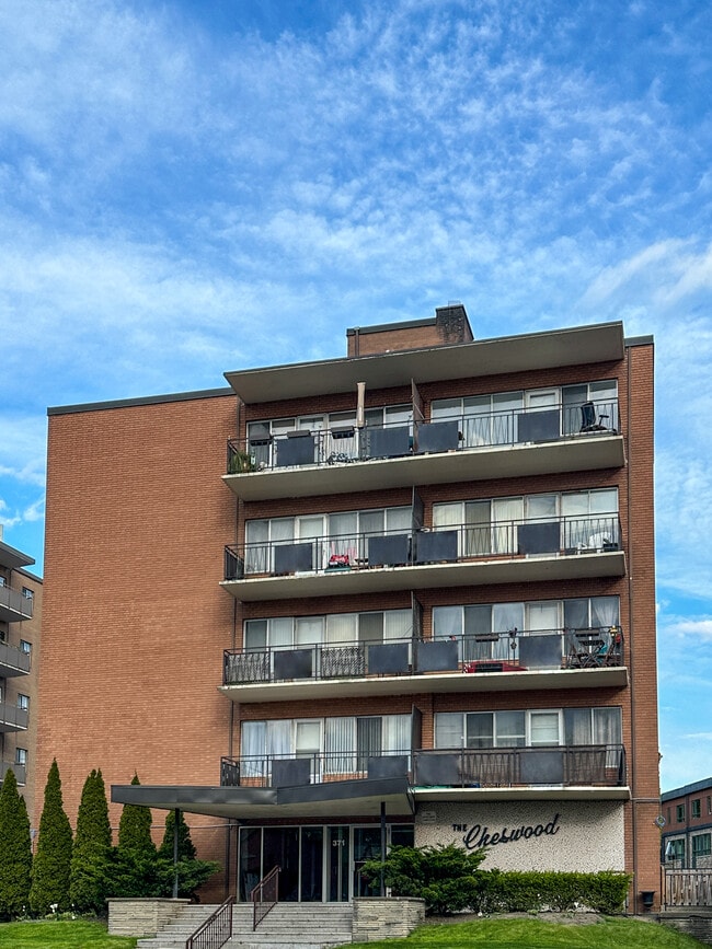 Building Photo - 371 Lakeshore Rd W