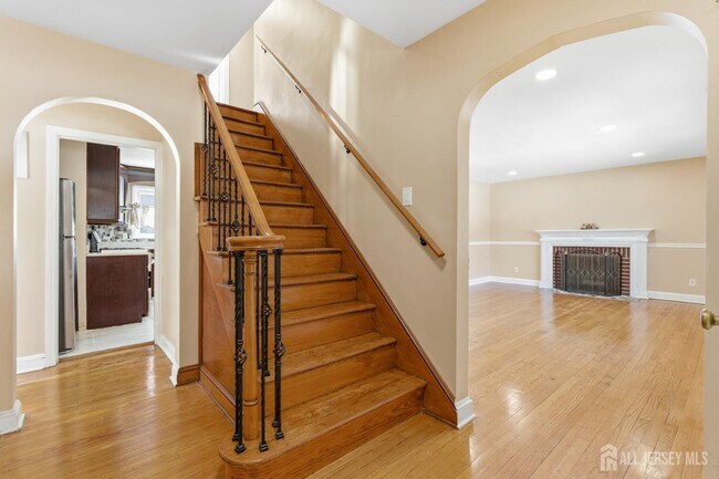 Foto del edificio - 219 Plainfield Rd