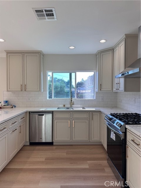 Foto del edificio - 565 E 12th St