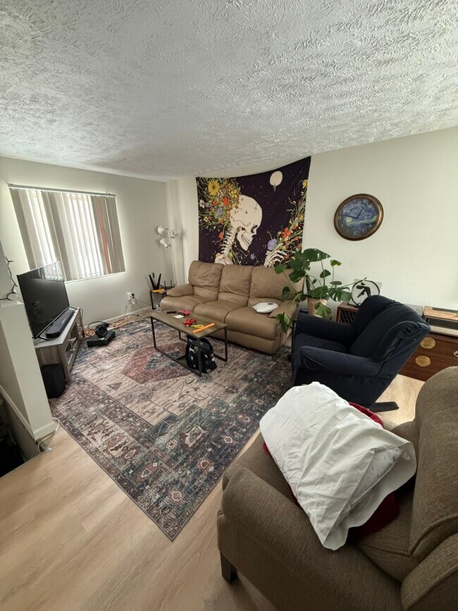 Foto del edificio - 1250 Lilac Ave