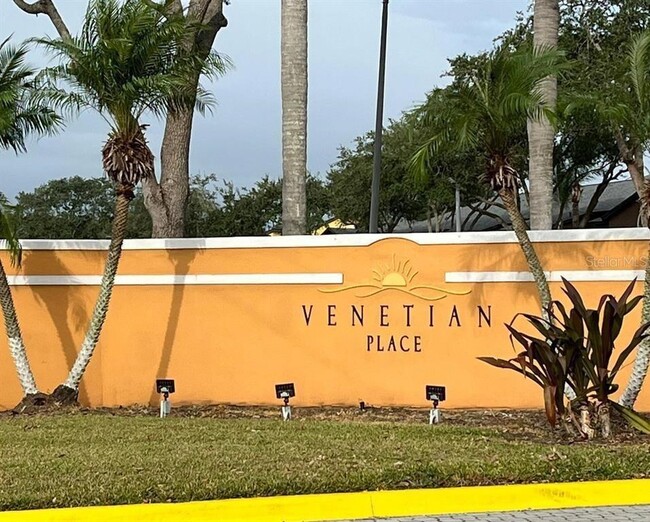 Foto del edificio - 5737 Gatlin Ave