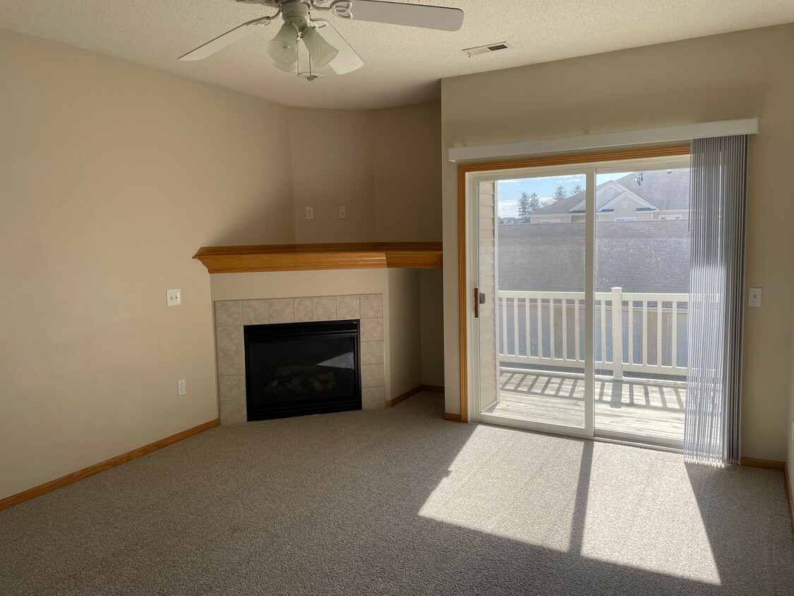 1720 SE La Grant Pky Unit 11, Waukee, IA 50263 Condo for Rent in