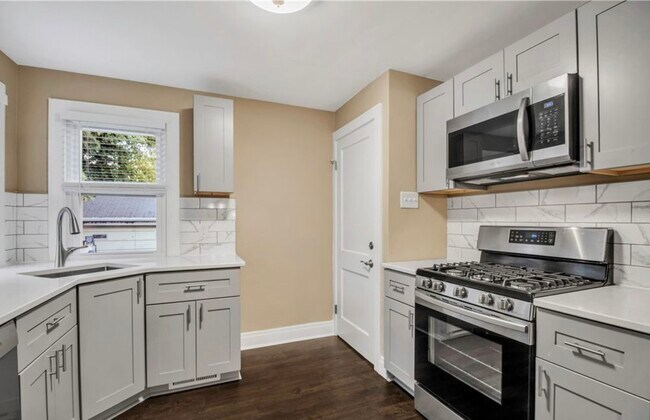 Building Photo - 176 Highland Dr
