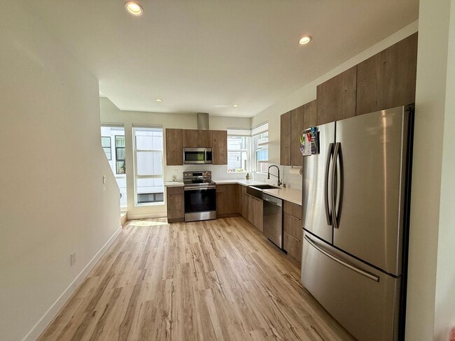 Foto del edificio - Beacon Hill Townhome