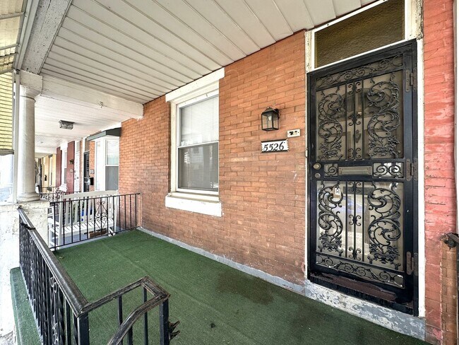 Foto del edificio - Gorgeous 3-Bedroom Townhome in Carroll Par...