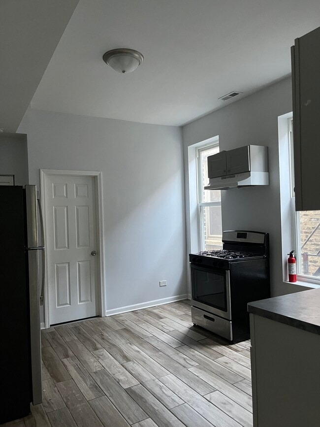 Foto del edificio - 1527 W 18th St