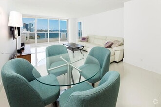 Building Photo - 1717 N Bayshore Dr