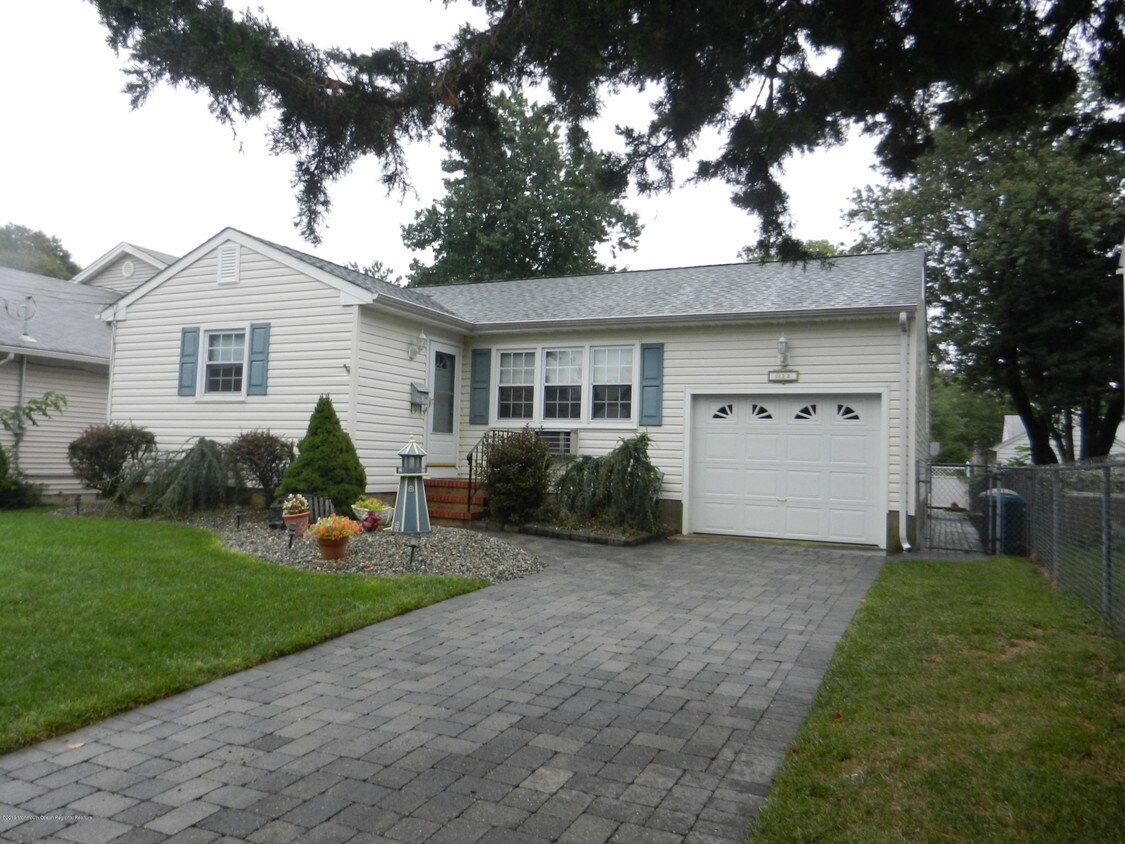 Primary Photo - 312 New Jersey Ave