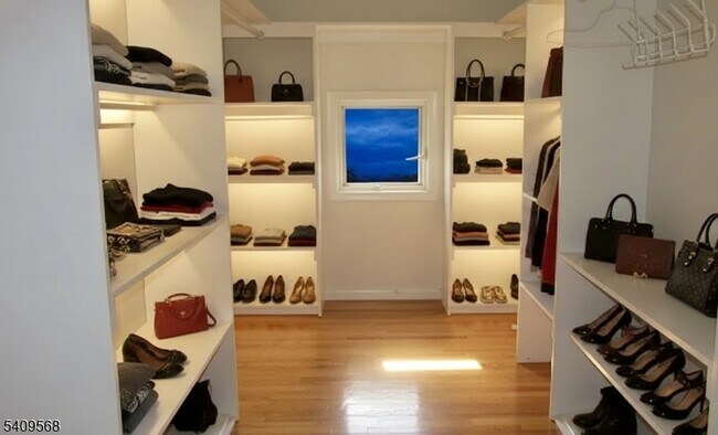 Building Photo - 78 N Mitchell Pl