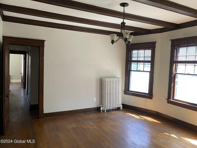 Building Photo - 663 Hudson Ave