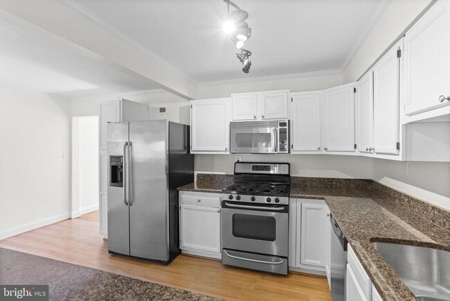 Building Photo - 10807 Huntley Pl
