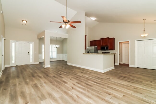 Building Photo - 205 Westridge Cir