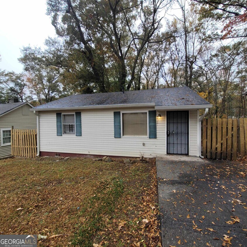 Foto principal - 2061 Detroit Ave NW