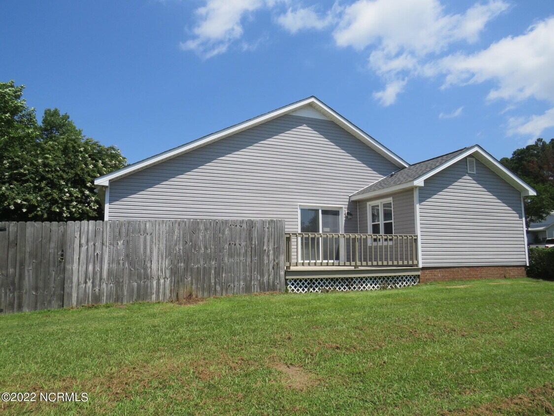 Foto del edificio - 807 N Dogwood Ln