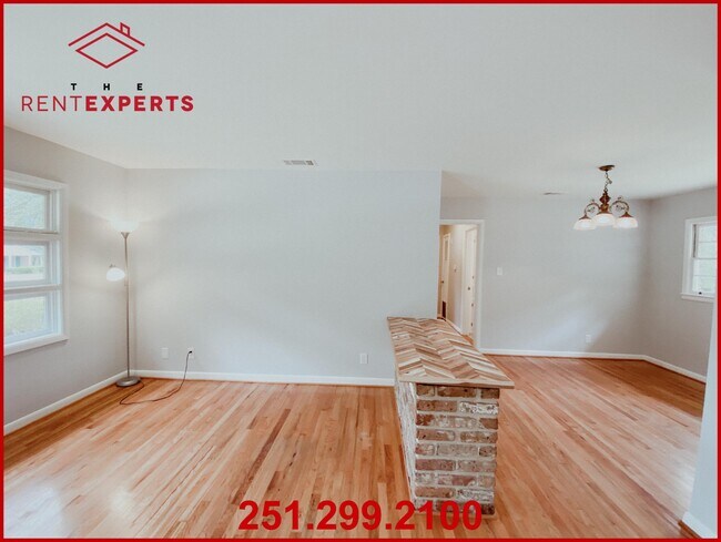 Building Photo - 1400 Forestdale Dr