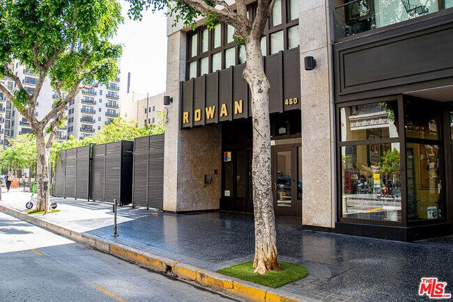 Foto del edificio - 460 S Spring St