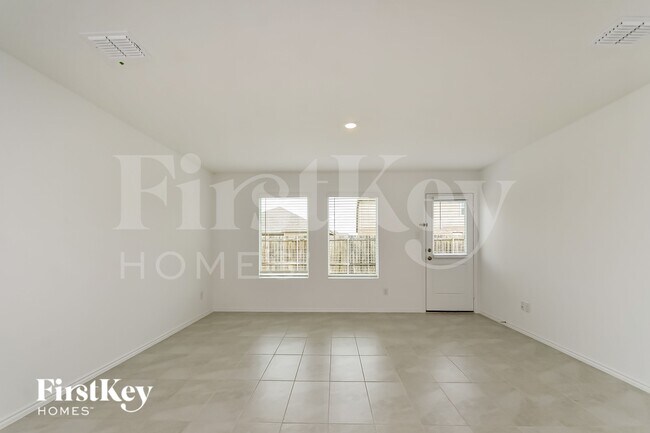 Building Photo - 1333 Plum Rd