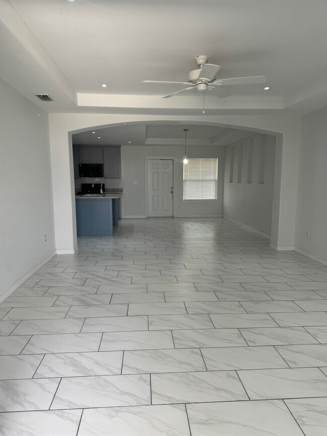 Building Photo - 2931 Rowan Dr
