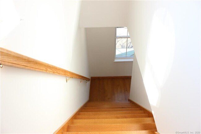 Building Photo - 80 William St