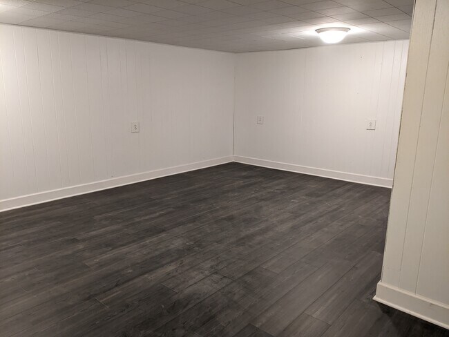 Foto del edificio - 8344 Christiana Ave