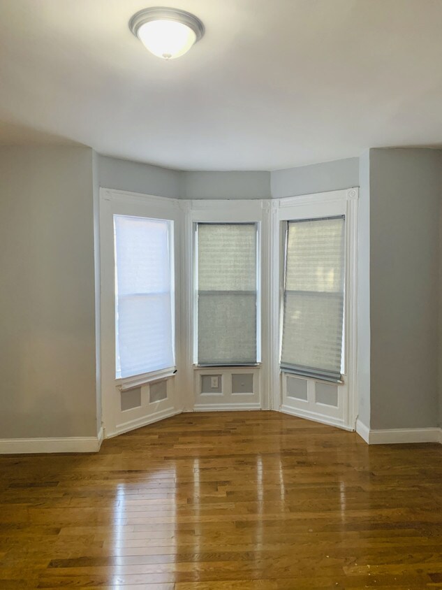 Building Photo - 246 Clifton Ave, Apt #1