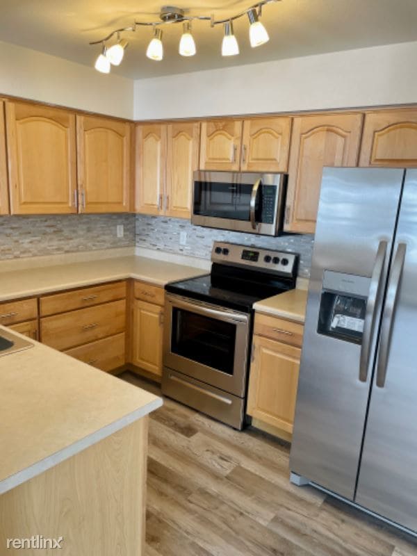 Building Photo - 2 br, 3 bath Townhome - 13299 Holly St E U...