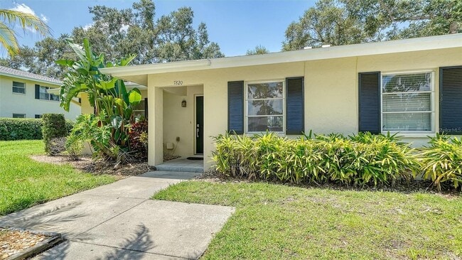 Building Photo - 7820 Palm Aire Ln