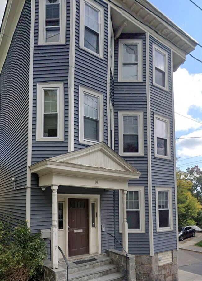Building Photo - 19 Bucknam St