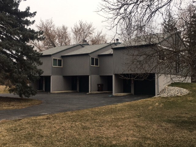 Quiet open lot and space - 2098 Fox Hollow Dr